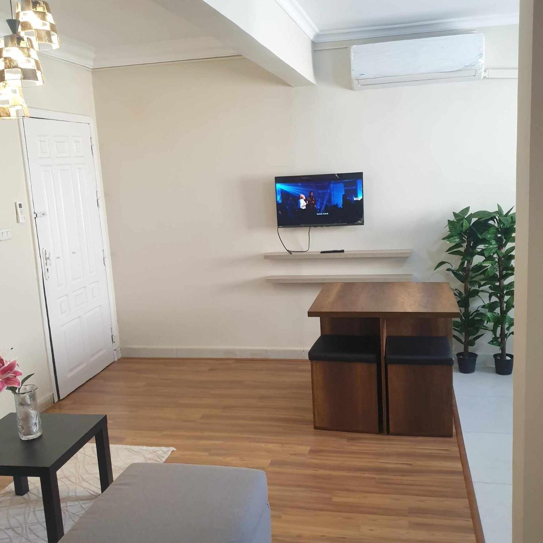 Akhnaton St New Apartman *